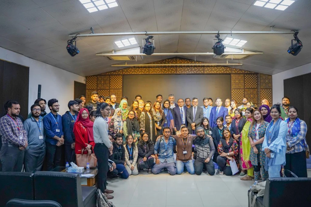 Dept of Public Health Organized Seminar on “How Digital Life Shapes Young People’s Well-being” 