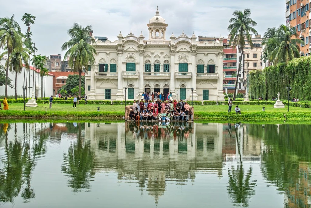AIUB Architecture Students Explore Mughal and Colonial Heritage