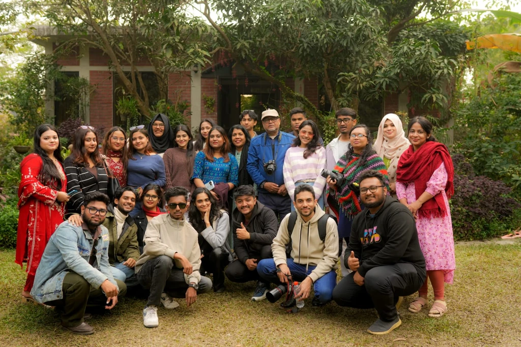 A Journey Through Frames: Photojournalistic Expedition to Panchaboti Garden